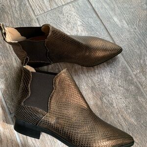 Italy leather boots for women NWOT